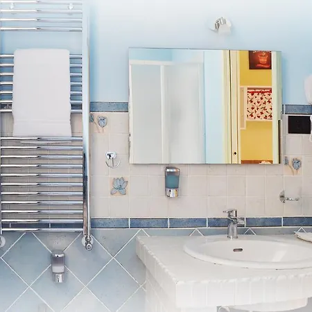 Lavinia Frühstückspension 4*